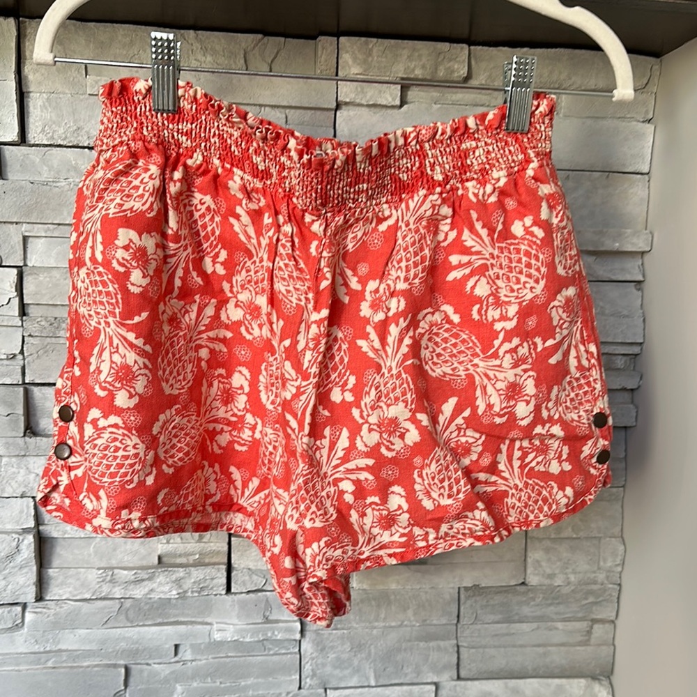 Anthropologie Coral and White Pineapple Print Elastic Waist Shorts